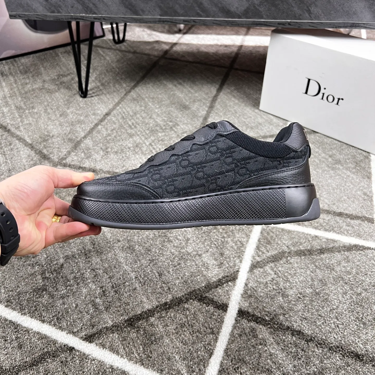 Factory price: 420💰Dior's new casual men's shoes👉 👉 Fashionable and versatile, 💞 simple and elegant style, 🔊 The fabric is made of imported cowhide with original fabric, ☑️Sheepskin feet inside, original wear-resistant rubber outsole, exclusive new style, actual shot, four colors available, code number: 38-44, (45 can be customized)